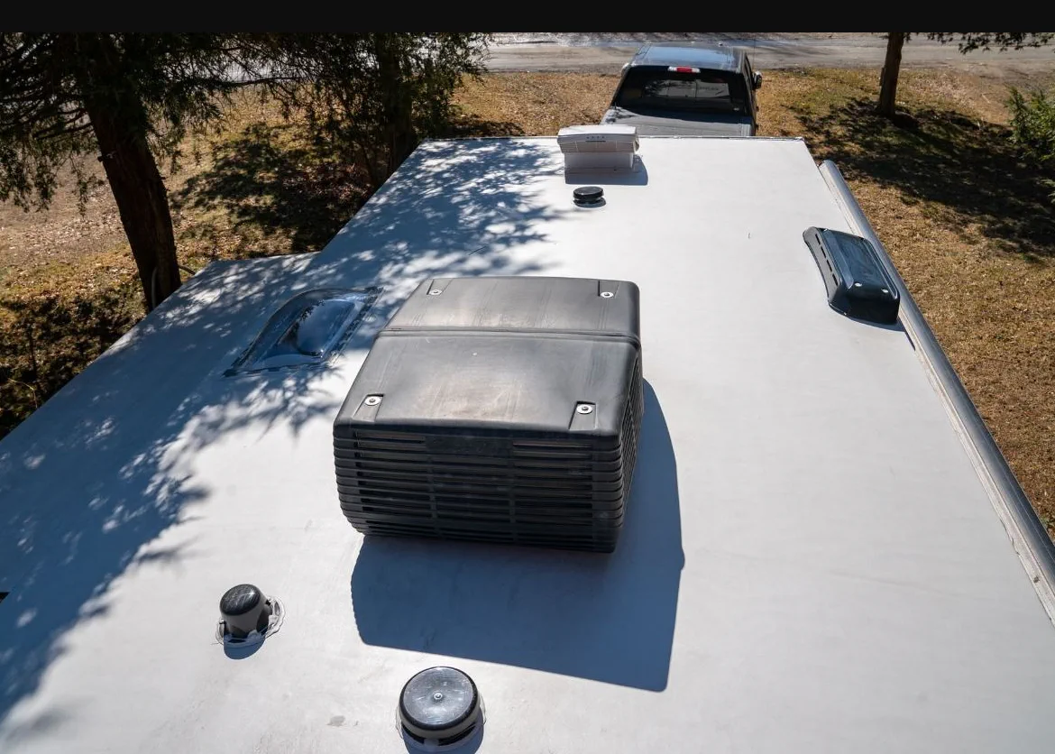 Marcus Reyes performing rooftop ac unit replacement in Miami-Dade County